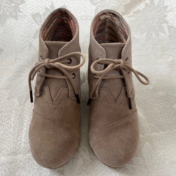 TOMS Suede Leather Wedge Booties Lace Up Boots Shoes 6.5 - Picture 5 of 16
